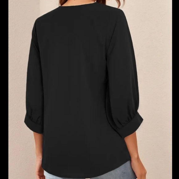 Elegant Blouse - Picture 2 of 2